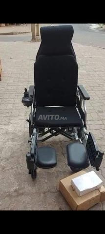Fauteuil roulant électrique handicapé - 2