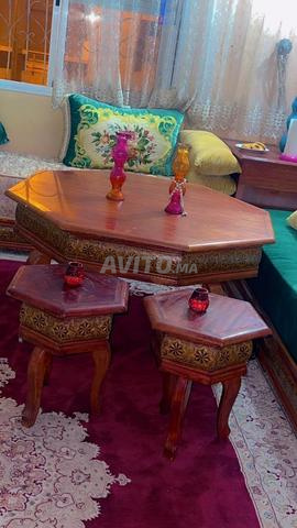 Table et tables de chevet à vendre - 2