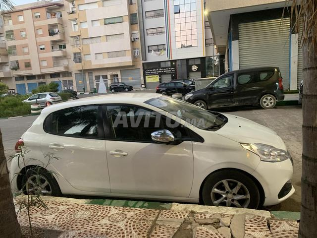 Peugeot 208 full options - 2