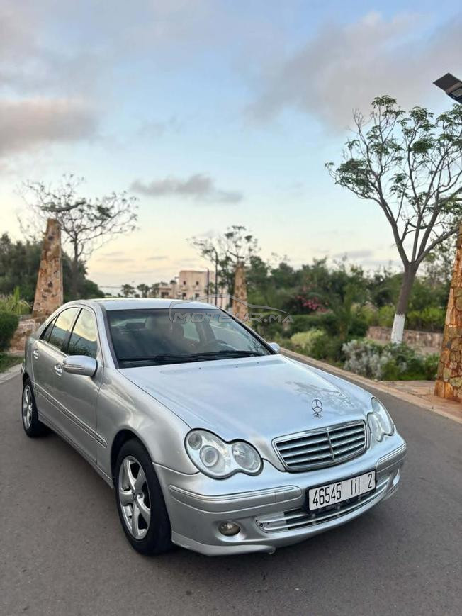 Mercedes-Benz 220 Diesel Automatique 2004 à Nador
