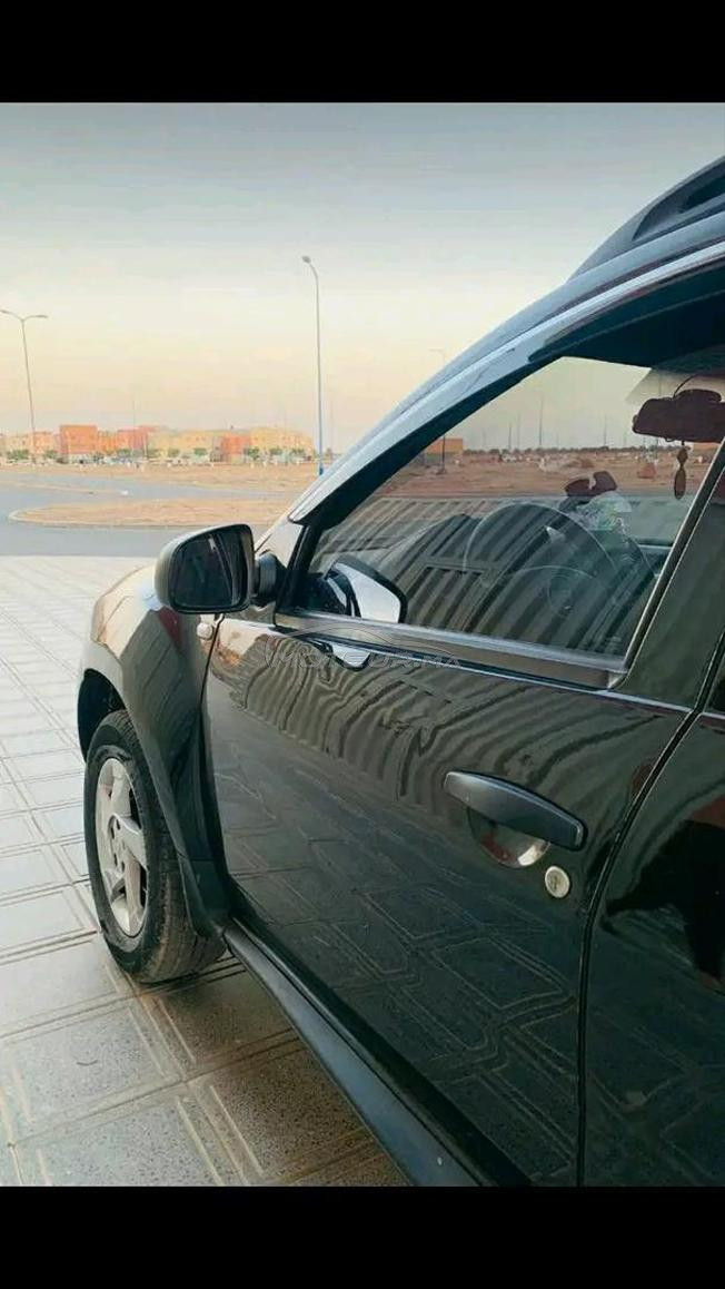 سيارة دوستر للبيع 
