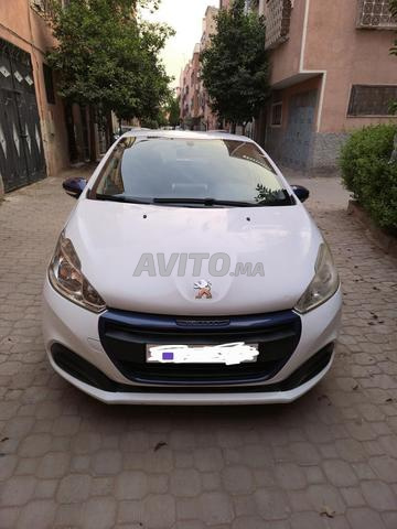 Peugeot 208 Like Essence Modèle 2016 - 2
