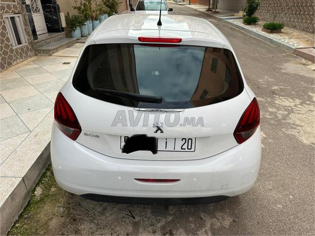 Peugeot 208 - 2