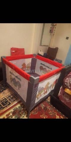 بارك أطفال قابل للطي مع حقيبة - أحمر - حالة جيدة جداً