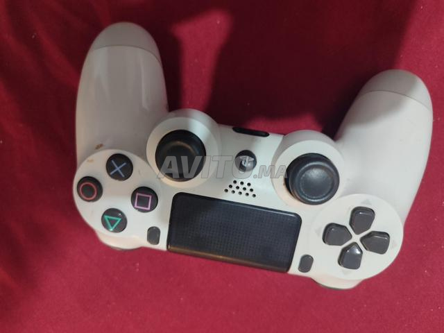 PS4 Slim 1tb online avec 2 manettes et un compte - 2