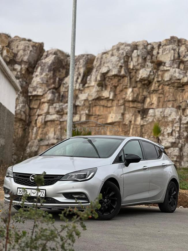 opel astra essence 2019