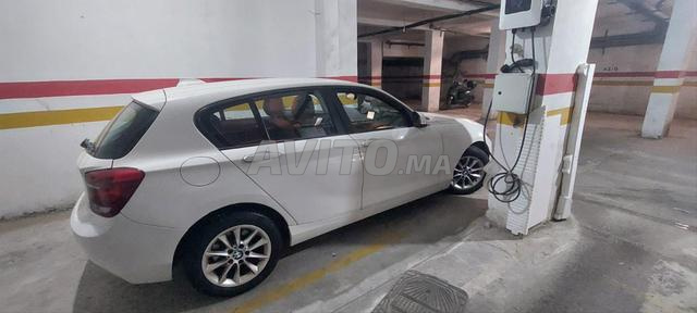 BMW الفئة الأولى بنزين أوتوماتيك 2012 بالدار البيضاء