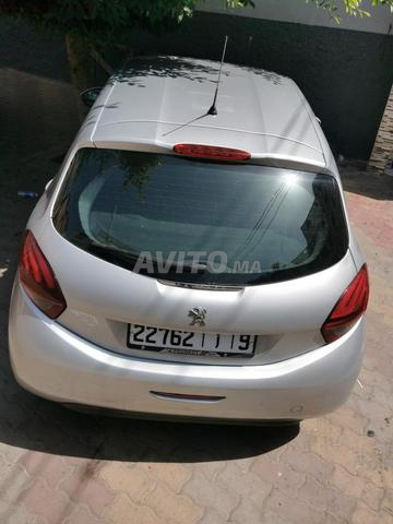 Peugeot 208 Diesel Manuelle 2016 à Casablanca - 2