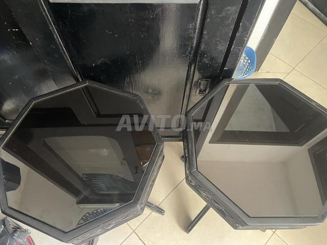 Deux tables d'appoint à vendre - 2