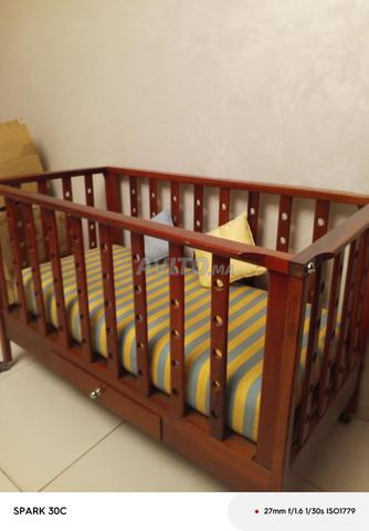 Lit bébé en bois massif - 2