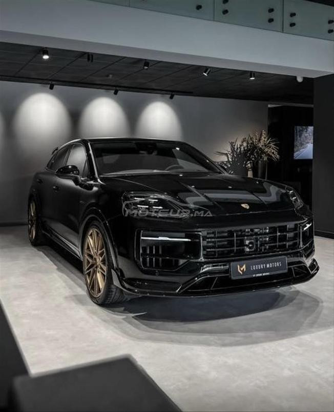 Porsche Cayenne Hybride Automatique 2024 à Tétouan