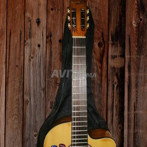 Guitare électro-classique Sonata avec accessoires - 2