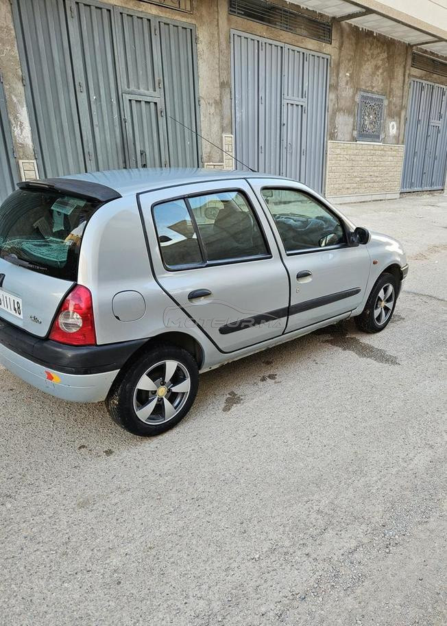 Renault Clio Essence Manuelle 2000 à Taourirt 
