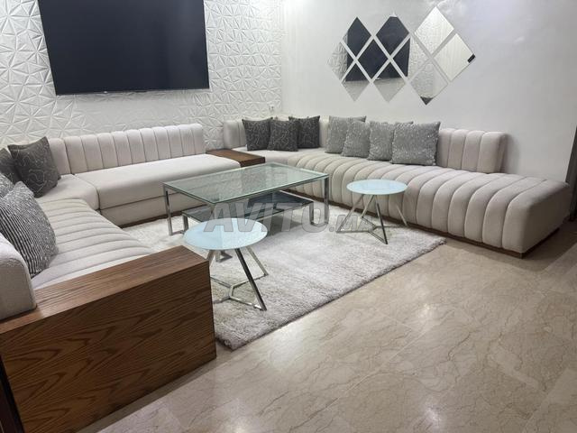 Salon tapissé comme neuf à vendre