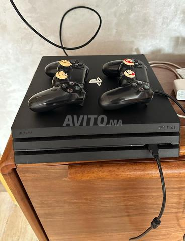 PS4 Pro clonage avec 2 manettes et 13 jeux