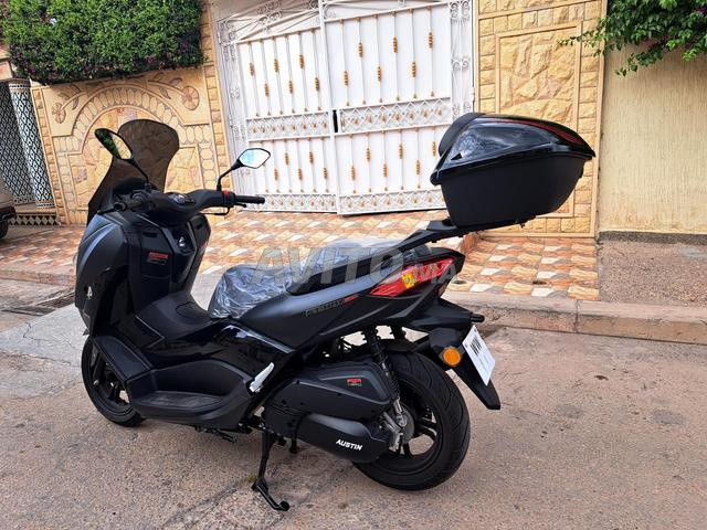 Motos St-Max 200cc Neuve 1ére main 6/2026 - 2