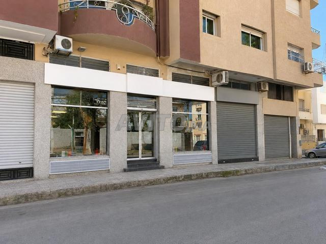 محل تجاري في موقع متميز بوسط المدينة
