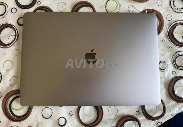 Macbook pro 2019 16 ram 512SSD touchbar - 2