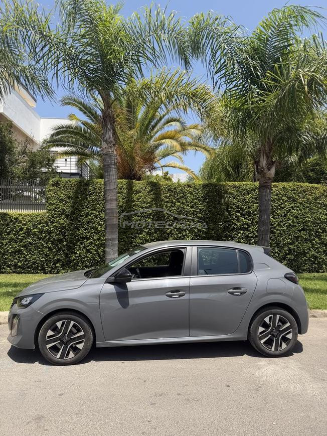 Peugeot 208 jamais accidentée gris nardo