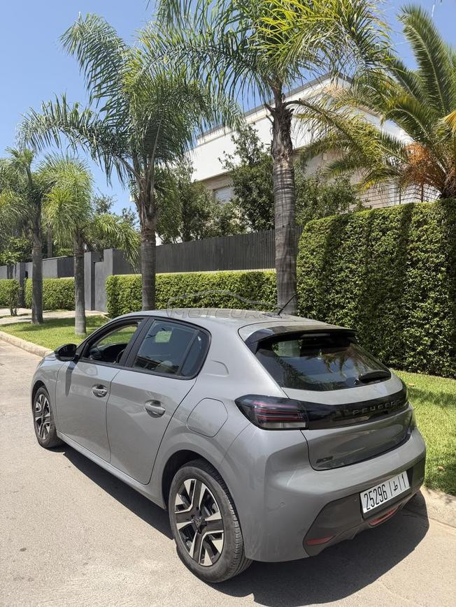 Peugeot 208 jamais accidentée gris nardo