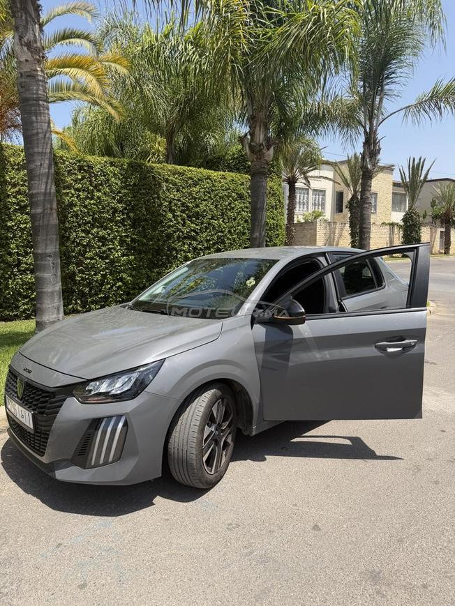 Peugeot 208 jamais accidentée gris nardo