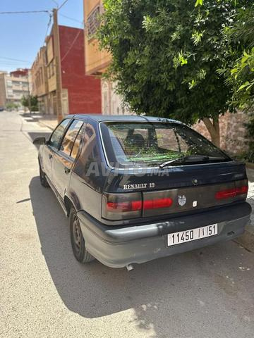 رينو R19 بنزين يدوية 1995 في وجدة - 2