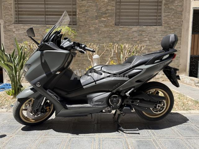 Tmax 560 Tech Max - 2