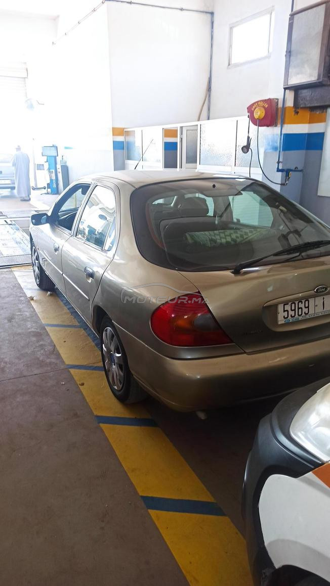 Ford Mondeo modèle 2000
