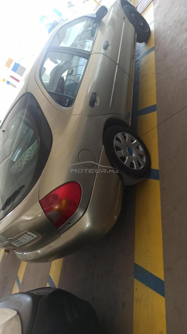 Ford Mondeo modèle 2000