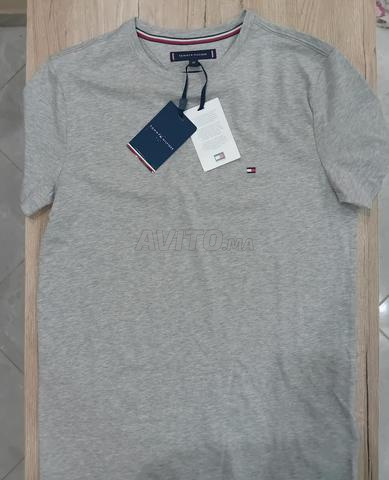 T-shirt original Tommy Hilfiger neuf XS - 2