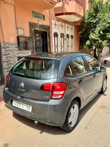 La voiture est en bon état - 2