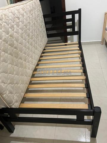 Deux lits avec matelas une place bon état - 2