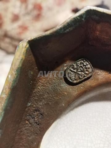 مزهرية أثرية 1866 برونز وبورسلان بختم الفاتيكان - 2