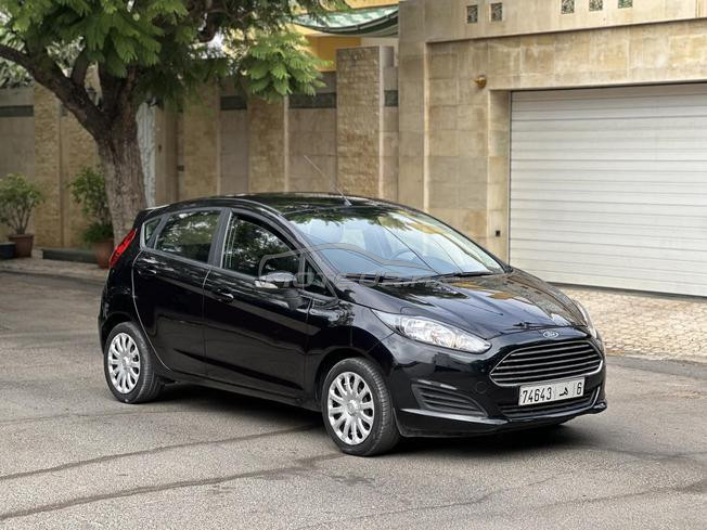 Ford fiesta essence tres bon etat