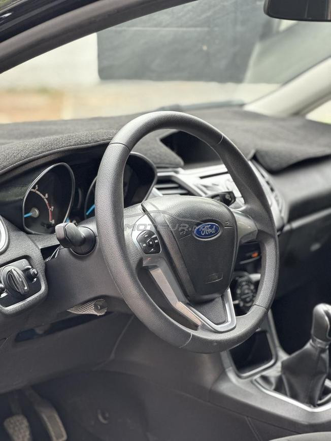 Ford fiesta essence tres bon etat