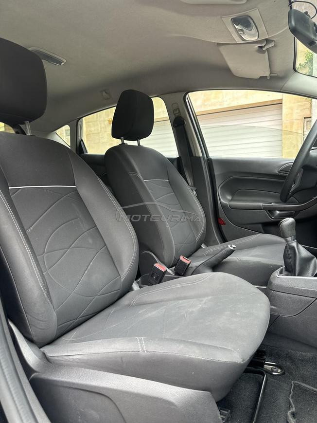 Ford fiesta essence tres bon etat