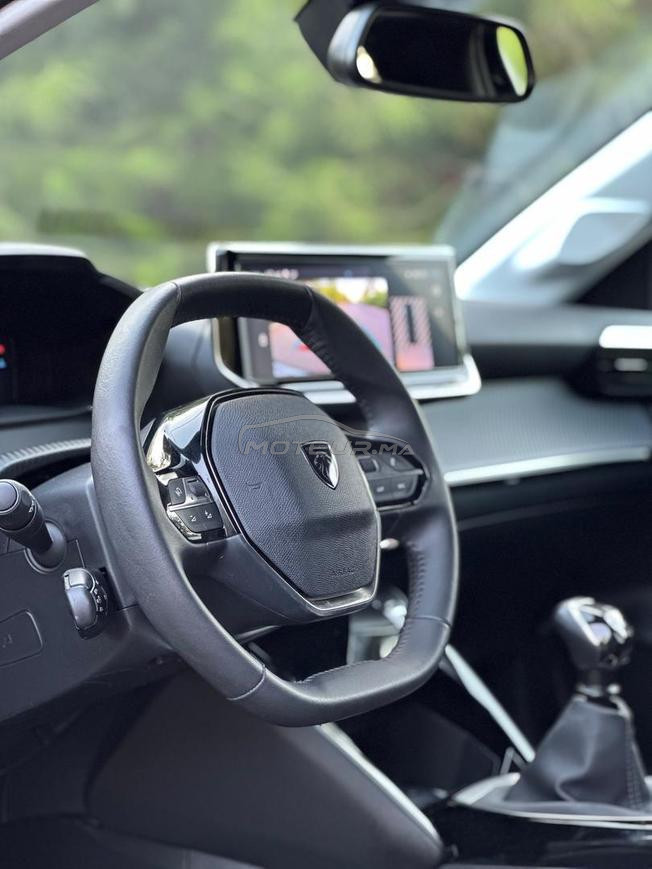 voiture pugeut 208 hauleur demmarage start