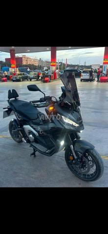 XADV 750 tt option modèle 2023 dédouané 2026 - 2