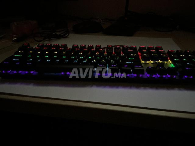 Clavier mécanique switch bleu / État Neuf - 2