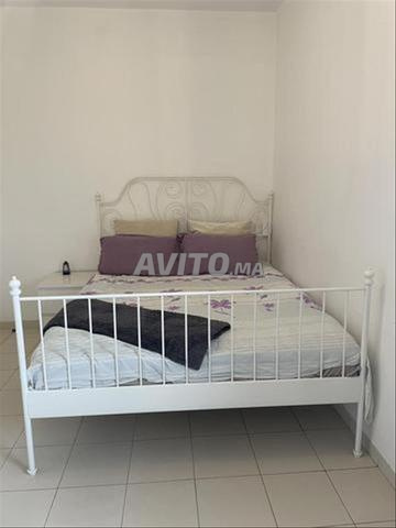 Lit double Ikea + table de chevet Ikea + matelas Azur - 2