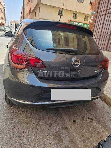 Opel Astra Diesel Manuelle 2013 à Casablanca - 2
