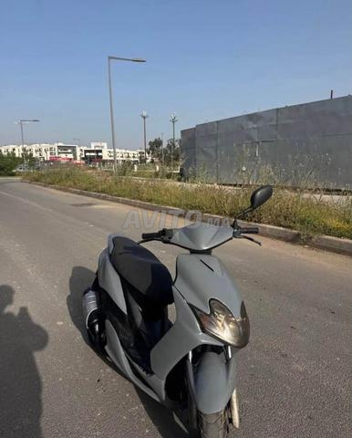 Scooter Jog RR embrayage Malossi encore là - 2