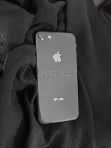 آيفون 8 عادي