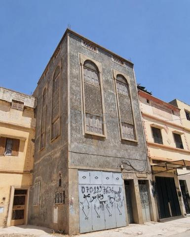 Maison à vendre à Khouribga, R+2 et garage, prix négociables