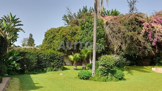 Villa 2000m² deux façades aux Ambassadeurs - 2