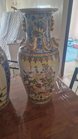 2 vases japonais et 2 amphores - 2