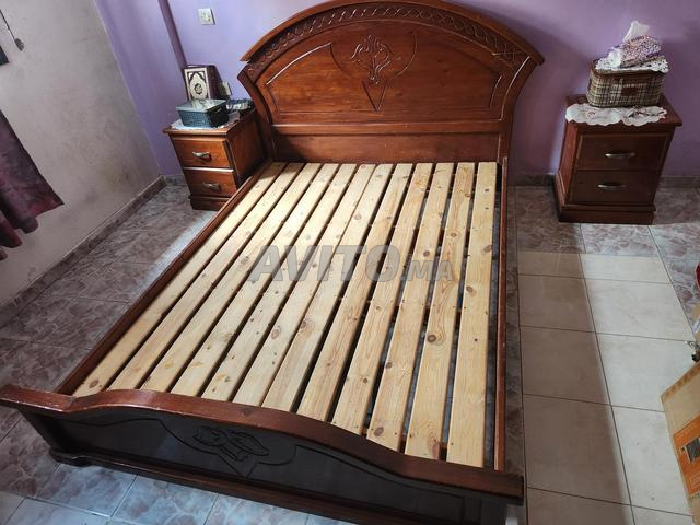 Chambre à coucher en bois complète en excellent état à vendre