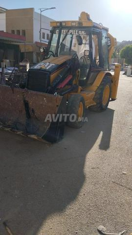 JCB CAT propre