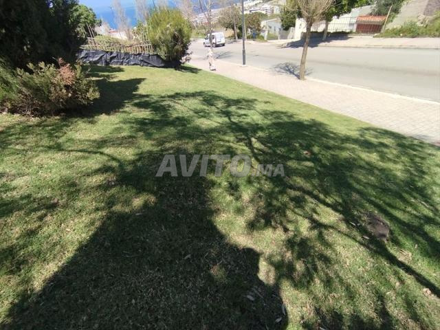 Terrain sur la rue 15 mètres Es-Sania à vendre, vue sur mer