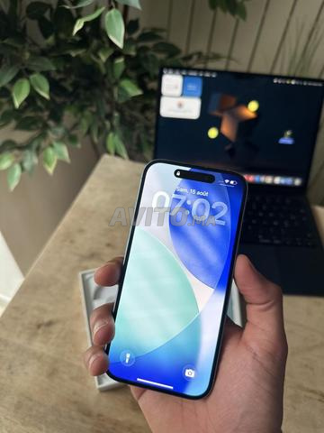 APPLE iPhone 16 5G 128 Go Bleu sarcelle - 2